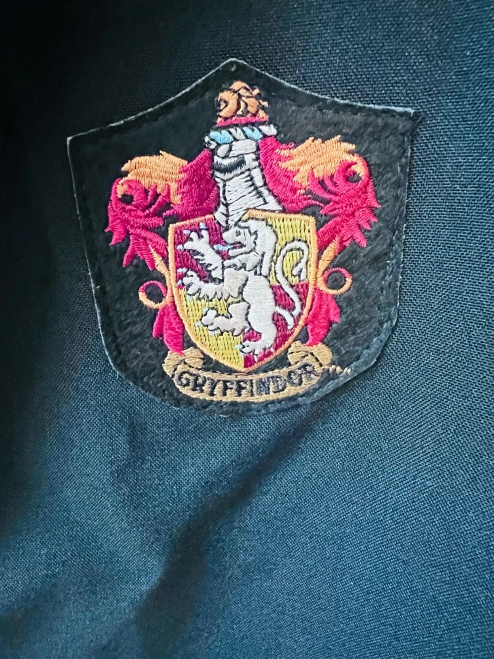 Universal Wizarding World Of Harry Potter Gryffindor Robe Cape Wand Pouch XXXXS - Picture 3 of 7